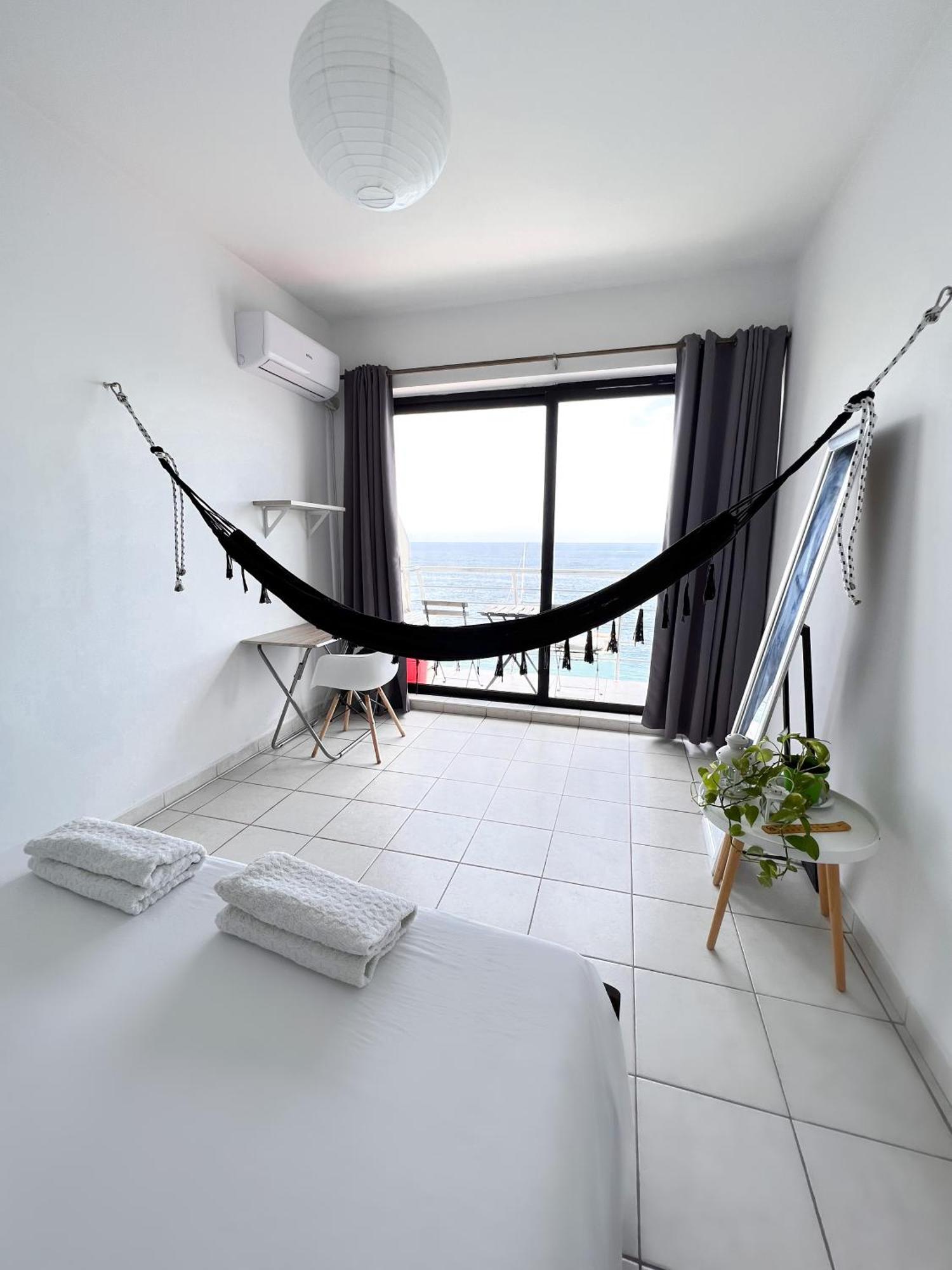 F8 1 Seaview Room, Living And Bathroom Shared , Stjulians Saint Julian's Luaran gambar